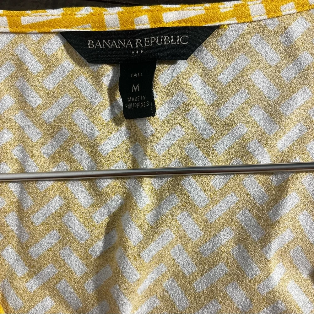 Banana Republic Womens Dress Yellow Medium Flowy V Neckline Flutter Sleeves - Picture 7 of 8